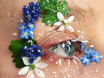 макияж из живых цветов