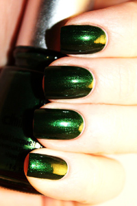 зеленый лак для ногтей