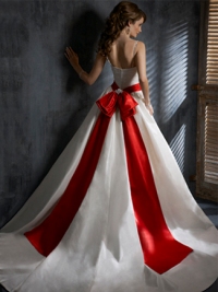 Свадебные платья: три тренда осени 2011