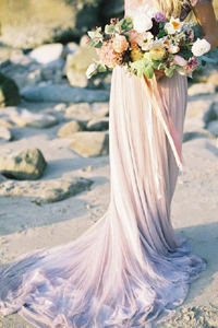 фиолетовое свадебное платье