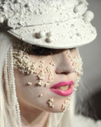 украшения из жемчуга звезды Lady Gaga