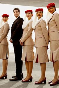 костюм стюардессы Emirates Airlines