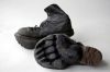 Обувь от Маскулла Лассера оставляет на земле следы диких животных